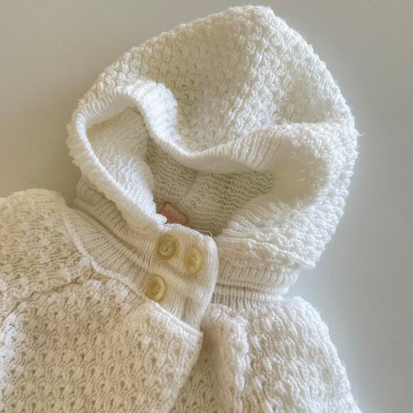 Adorable Vintage White Knit Baby Sweater - Size 9 Months - Picture 3 of 4